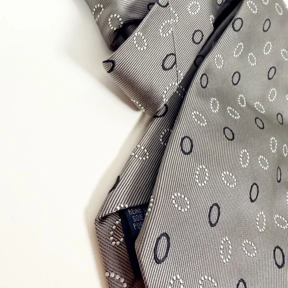 Vintage Burberrys Patterned Gray Tie with Solid Dark Gray and Dotted White Ovals - Picture 8 of 11